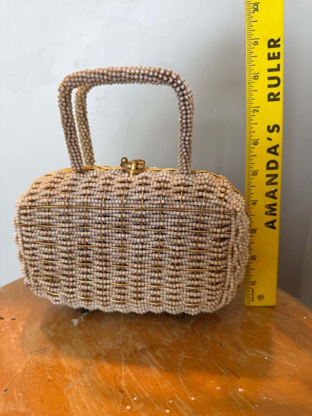 Vintage Walborg White Beaded Handbag with Gold Wire Frame - Picture 8 of 11